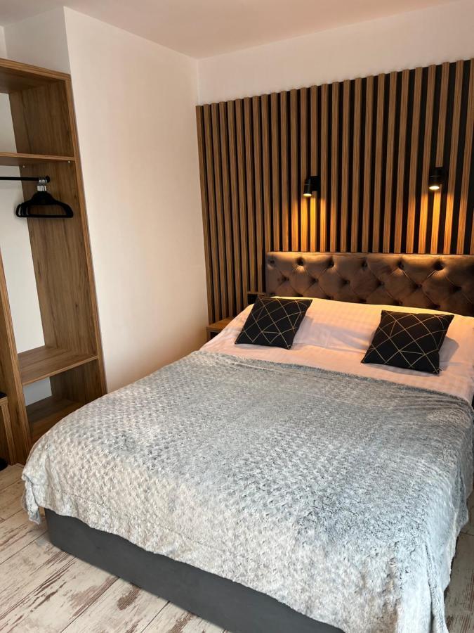 Ostoya Twoya Apartment โปโรนิน ภายนอก รูปภาพ