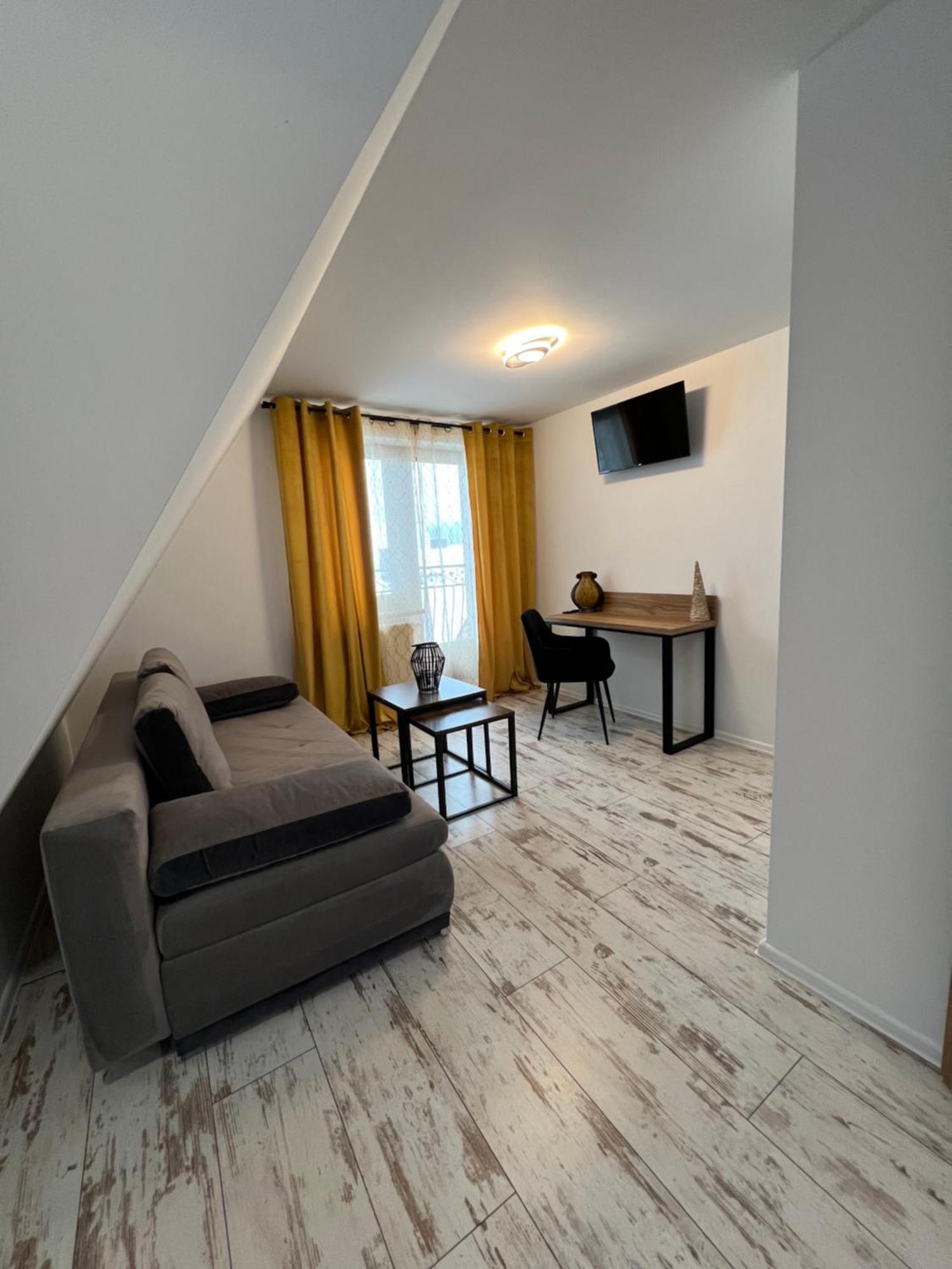 Ostoya Twoya Apartment โปโรนิน ภายนอก รูปภาพ