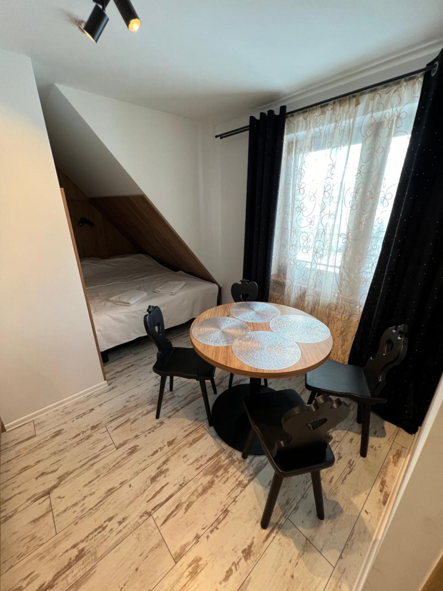 Ostoya Twoya Apartment โปโรนิน ภายนอก รูปภาพ