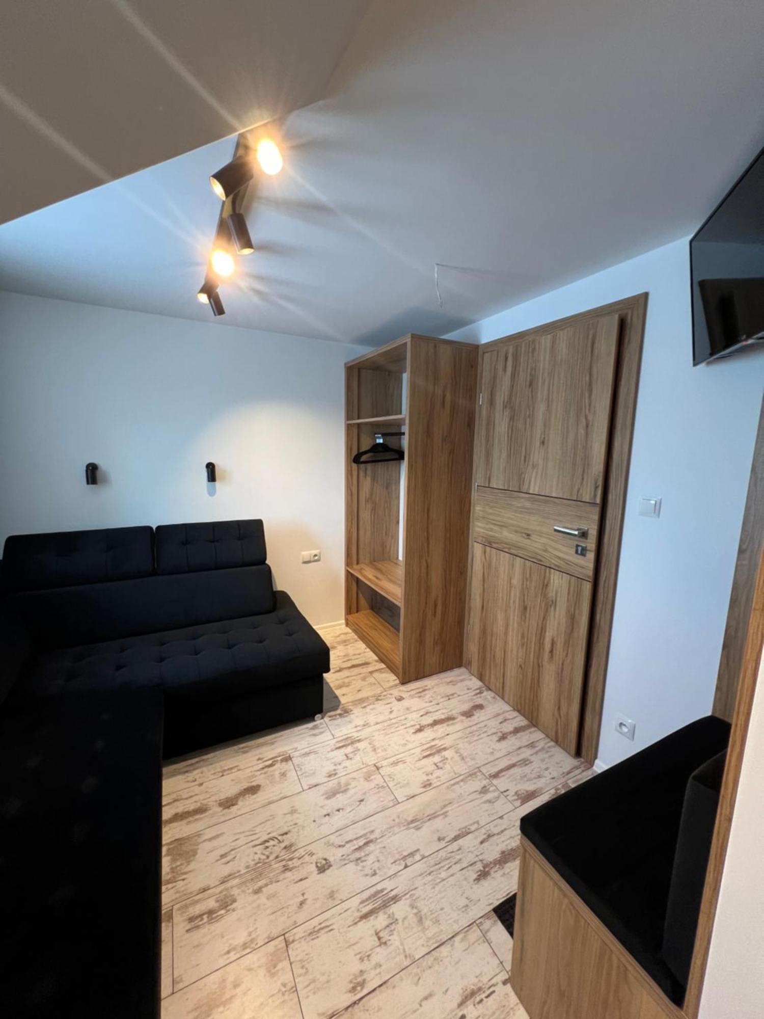 Ostoya Twoya Apartment โปโรนิน ภายนอก รูปภาพ