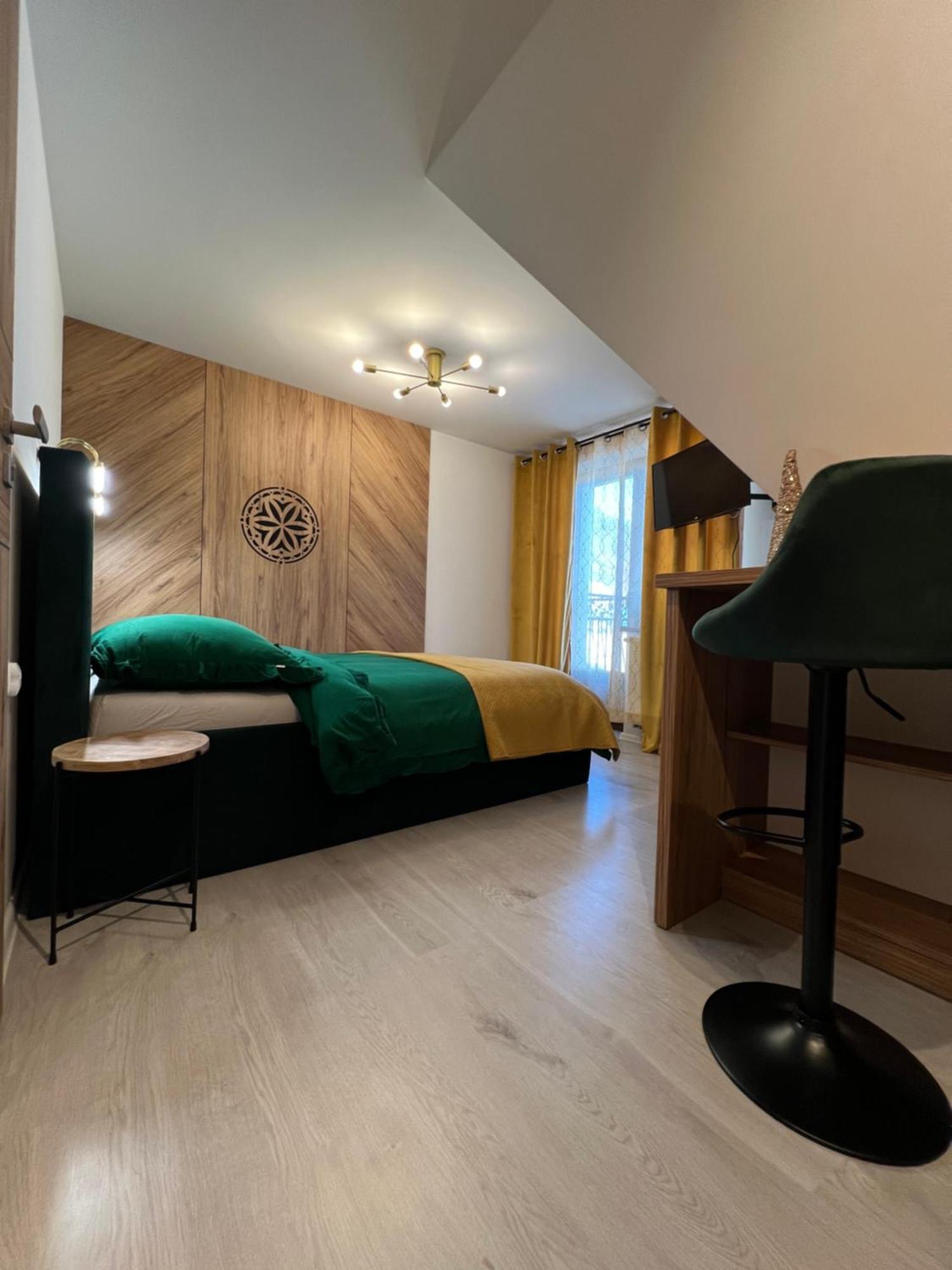 Ostoya Twoya Apartment โปโรนิน ภายนอก รูปภาพ