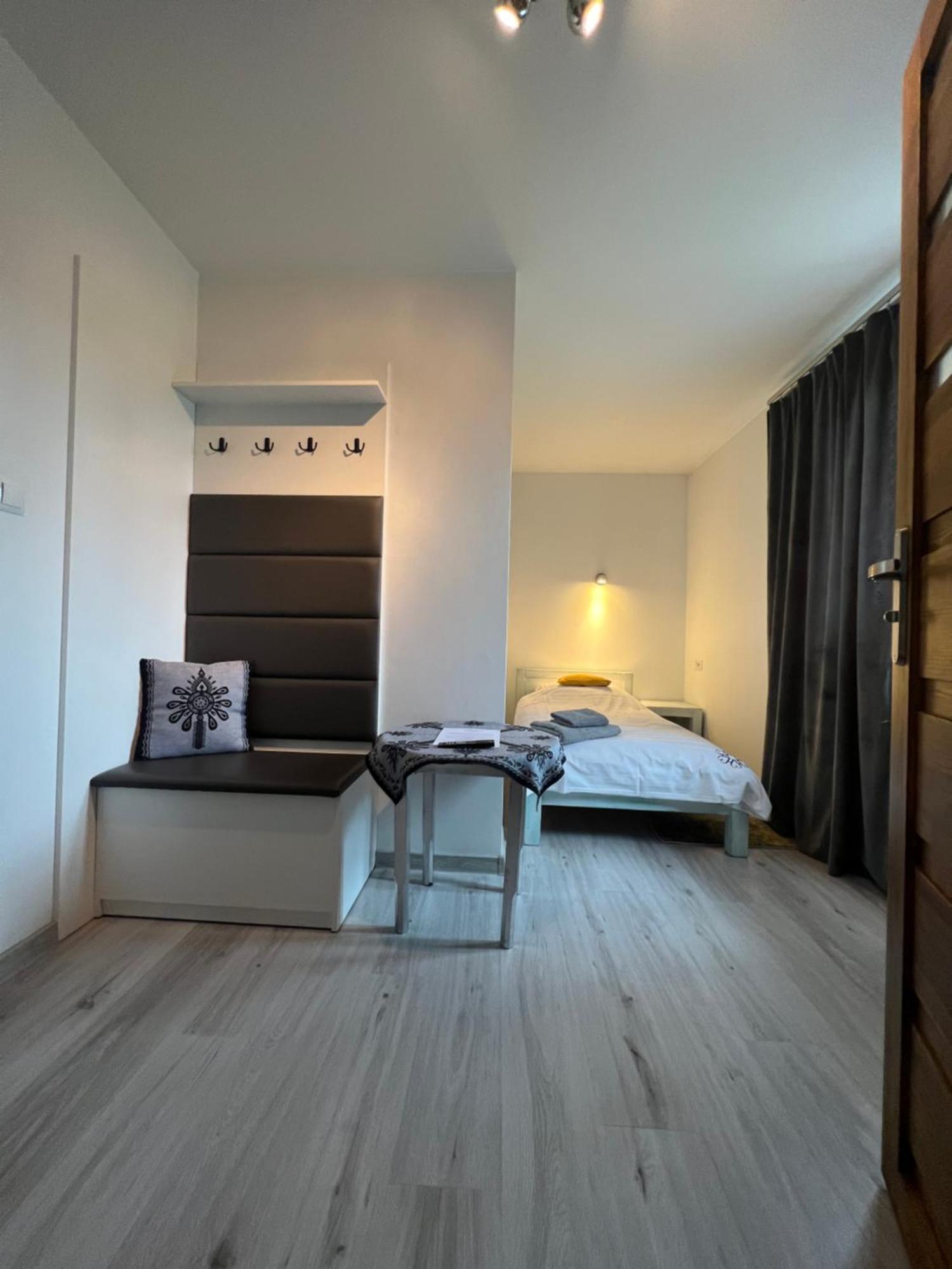 Ostoya Twoya Apartment โปโรนิน ภายนอก รูปภาพ